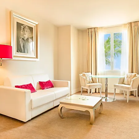 فندق Renoir 4*
