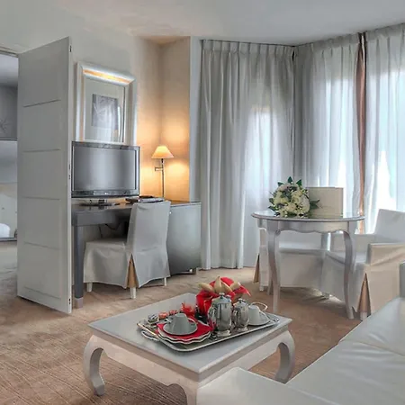 Renoir 4* كان