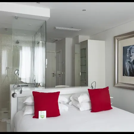 Renoir 4* كان