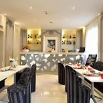Renoir Hotell