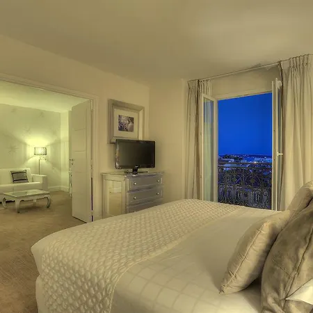 Renoir 4* קאן