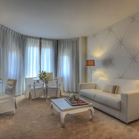 Renoir מלון 4*