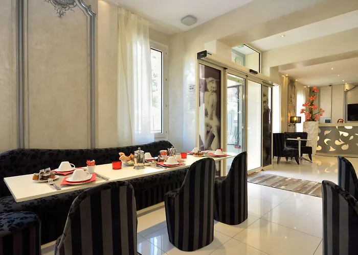 Renoir 4* קאן