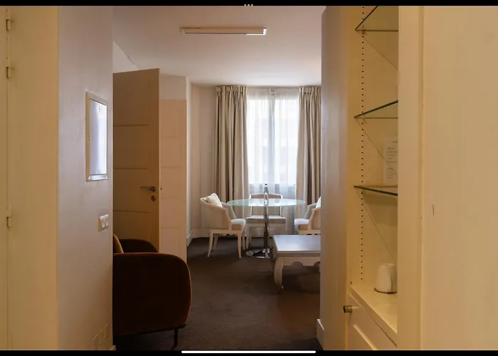 Renoir 4* קאן