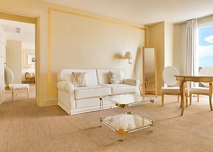 Renoir 4* קאן