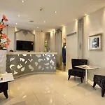 Renoir Hotel
