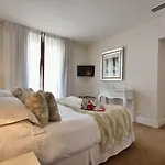 Renoir 4*