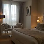 Hotel Renoir Cannes