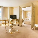 Hotel Renoir Cannes